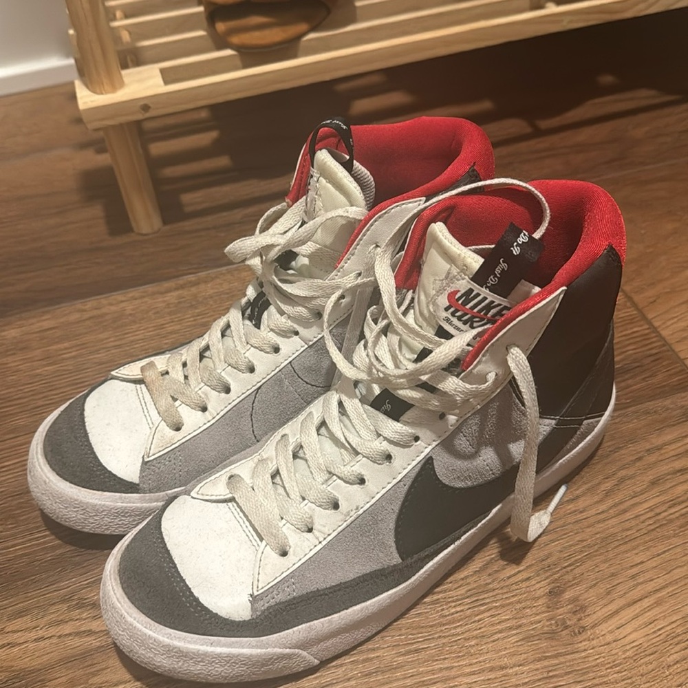 Nike Youth US 6.5 Blazers UK 5 (cm 24.5) Red Bottoms Black Red White Blazers